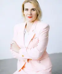 Irina, 57 anni Irina, 57 anni