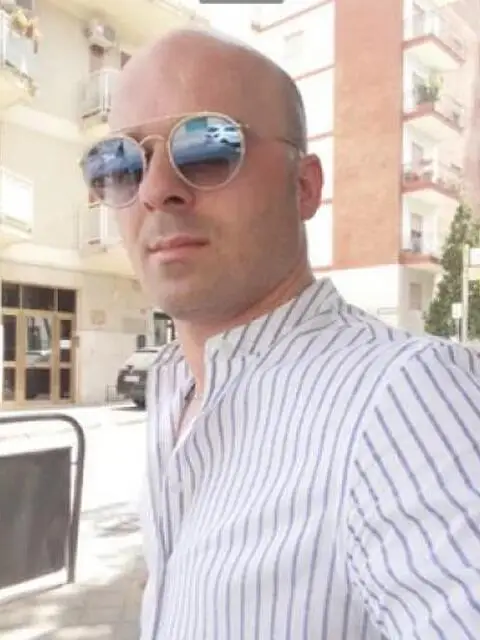 Autista, Magazziniere, Reparti, Cassiere Bar, tabacchi Autista, Magazziniere, Reparti, Cassiere Bar, tabacchi