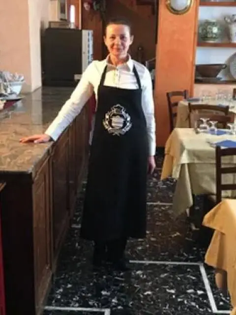 Cameriera di sala Cameriera di sala