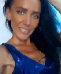 Sono una donna semplice di 45 anni Sono una donna semplice di 45 anni