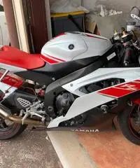 Vendo o scambio Yamaha r6 Vendo o scambio Yamaha r6