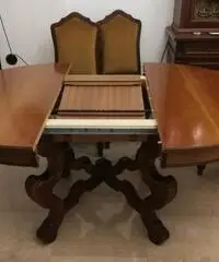 Tavolo tondo allungabile e quattro sedie