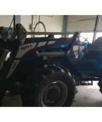 Trattore con caricatore Landini Technofarm Trattore con caricatore Landini Technofarm