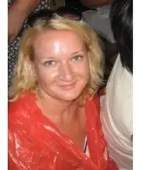 Sono una donna semplice di 41 anni Sono una donna semplice di 41 anni