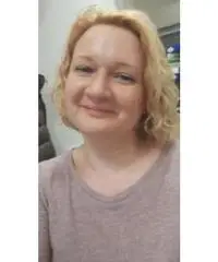 Sono una donna semplice di 41 anni Sono una donna semplice di 41 anni