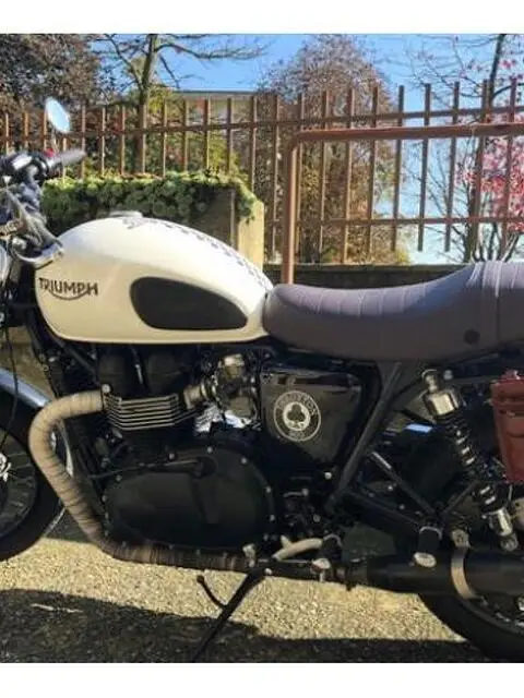 Triumph Thruxton 900 - 2005 Triumph Thruxton 900 - 2005