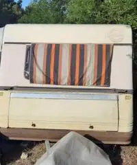 Roulotte con veranda e cucinotto completa