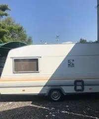 Roulotte KNAUS 4 posti tenuta molto bene Roulotte KNAUS 4 posti tenuta molto bene