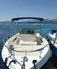 Barca a motore Barca a motore