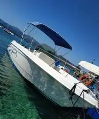Barca a motore Barca a motore