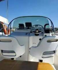 Barca a motore Barca a motore