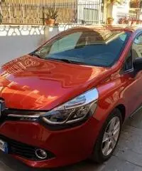 RENAULT Clio 1.5 dCi 8V 90CV CAMBIO AUTOMATICO RENAULT Clio 1.5 dCi 8V 90CV CAMBIO AUTOMATICO