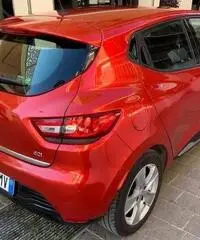RENAULT Clio 1.5 dCi 8V 90CV CAMBIO AUTOMATICO RENAULT Clio 1.5 dCi 8V 90CV CAMBIO AUTOMATICO