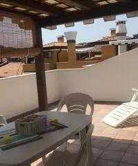 Al primo e ultimo piano con ampio solarium Al primo e ultimo piano con ampio solarium