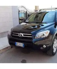 Toyota Rav-4 2.2 Autocarro - Puglia Toyota Rav-4 2.2 Autocarro - Puglia