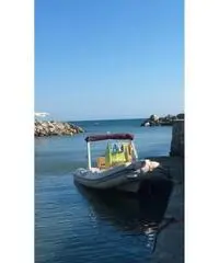 Gommone più motore e diritto di ormeggio Gommone più motore e diritto di ormeggio