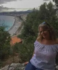 Ciao, donna onesta in cerca di un uomo serio Ciao, donna onesta in cerca di un uomo serio