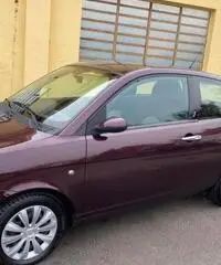 Lancia ypsilon 2008 1.2 benzina tenuta bene Lancia ypsilon 2008 1.2 benzina tenuta bene