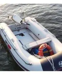 Gommone Yamaha 340 S + Motore Jhonson 15 hp 2 temp Gommone Yamaha 340 S + Motore Jhonson 15 hp 2 temp
