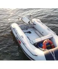 Gommone Yamaha 340 S + Motore Jhonson 15 hp 2 temp Gommone Yamaha 340 S + Motore Jhonson 15 hp 2 temp