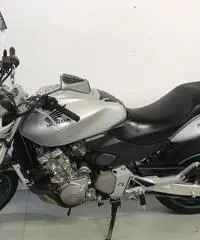 Honda hornet 600 cc Con revisione fino al 2022 Honda hornet 600 cc Con revisione fino al 2022