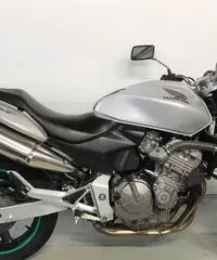 Honda hornet 600 cc Con revisione fino al 2022 Honda hornet 600 cc Con revisione fino al 2022