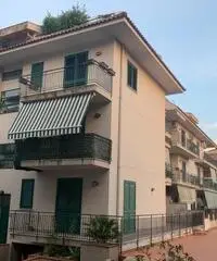 2G307 Pressi Cannizzaro 4,5 vani + Garage 2G307 Pressi Cannizzaro 4,5 vani + Garage