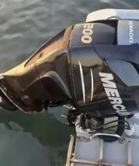 Gommone 7.60 m con tubolari in vetroresina Gommone 7.60 m con tubolari in vetroresina