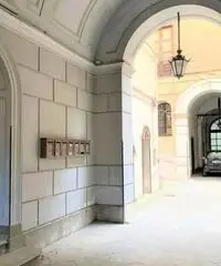 Politeama via amari 10 vani posto auto