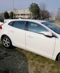 Privato vende Volvo V40