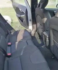 Privato vende Volvo V40