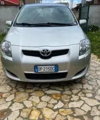TOYOTA Auris TOYOTA Auris