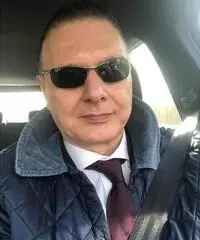 Desidero conoscere una Donna seria max. 35 anni Desidero conoscere una Donna seria max. 35 anni