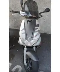 Runner 125 e x9 Piaggio 125 in blocco Runner 125 e x9 Piaggio 125 in blocco