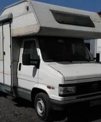 Autocaravan mansardato Autocaravan mansardato