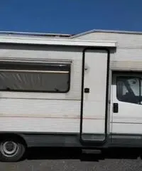 Autocaravan mansardato Autocaravan mansardato