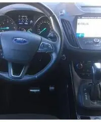 FORD Kuga 1.5 TDCI 120 CV S&S 2WD ST-Line FORD Kuga 1.5 TDCI 120 CV S&S 2WD ST-Line