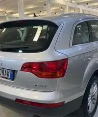 AUDI Q7 3.0 V6 TDI 233CV quattro tiptronic AUDI Q7 3.0 V6 TDI 233CV quattro tiptronic