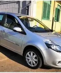 RENAULT Clio 1.5 dci 85cv NAVI 5P NUOVA CERTIFICAT RENAULT Clio 1.5 dci 85cv NAVI 5P NUOVA CERTIFICAT
