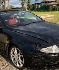 ALFA ROMEO GT 1.9 JTDM 16V Distinctive ALFA ROMEO GT 1.9 JTDM 16V Distinctive