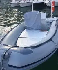 Gommone con motore lomac Gommone con motore lomac