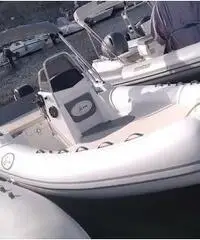 Gommone Saver MG 580 con motore Mercury EFI 40 PRO Gommone Saver MG 580 con motore Mercury EFI 40 PRO
