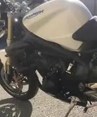 Triumph street 675 Triumph street 675