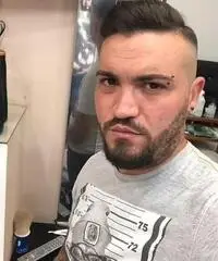 Ragazzo serio è volenteroso Ragazzo serio è volenteroso