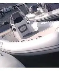 Gommone Saver MG 580 con motore Mercury EFI 40 PRO Gommone Saver MG 580 con motore Mercury EFI 40 PRO
