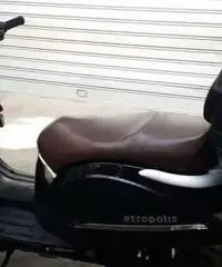Scooter 100% elettrico Scooter 100% elettrico