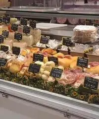 Salumiere esperto Salumiere esperto
