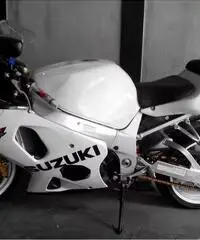 Suzuki GSX R 1000 - 2002 Suzuki GSX R 1000 - 2002