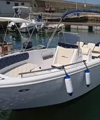 Barca Open del 2021 motore 40/70 senza patente Barca Open del 2021 motore 40/70 senza patente