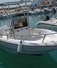Barca cappelli lunga 5,70 motore 90 XV 4 tempi Barca cappelli lunga 5,70 motore 90 XV 4 tempi